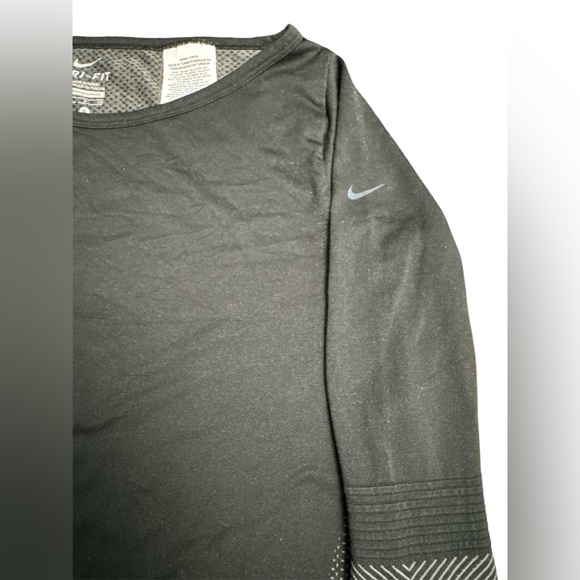 Nike, Better World, Long Sleeve Reflective Dri-Fit Running Top, Size Sma - Picture 4 of 9
